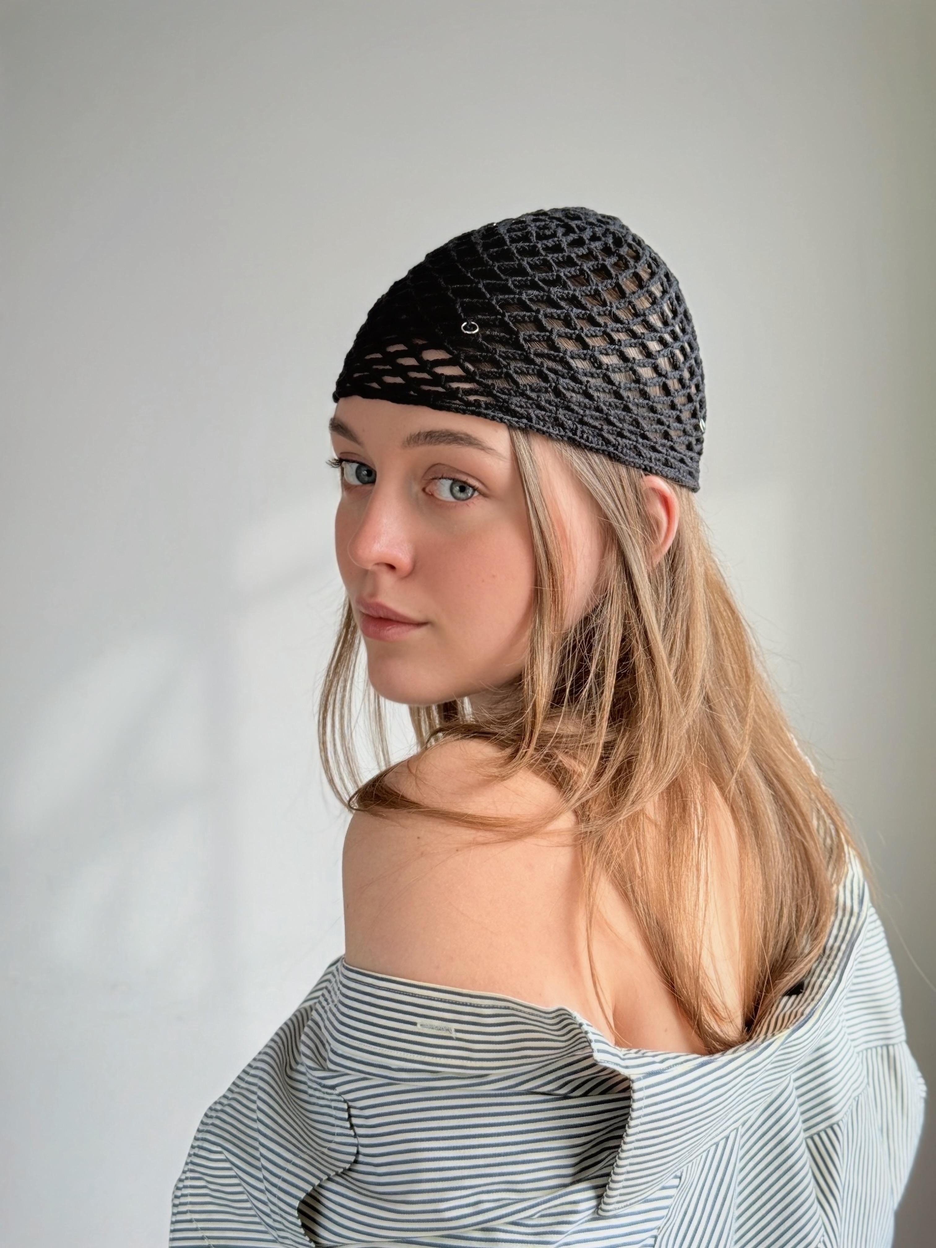 Шапка-сіточка з металевими кільцями image 7